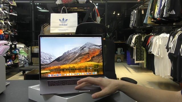 【Đã qua sử dụng】MacBook Pro 2017 15 inch - Core i7 | RAM 16Gb | SSD256 GB - Bạc | JapanSport