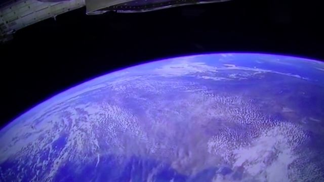НЕОПОЗНАННЫЙ ЛЕТАЮЩИЙ ОБЪЕКТ ПОСЕЛИЛСЯ РЯДОМ С ПЛАНЕТА ЗЕМЛЯ!!!!ШОК ЧЕГО ОЖИДАТЬ ДАЛЬШЕ!!!