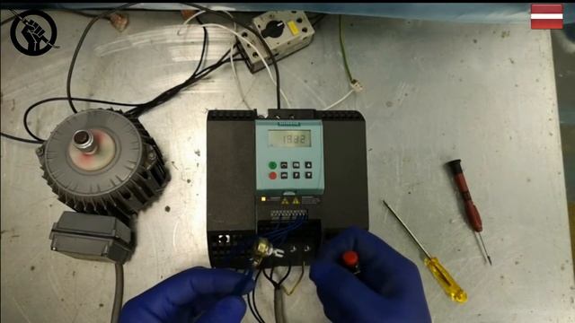 Разбираем частотник SIEMENS G110  frequency inverter