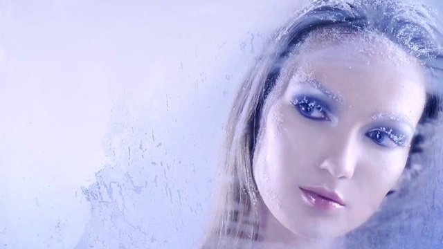 ОДИНОЧЕСТВО ПЕСТУЕТ ВЕЧЕР