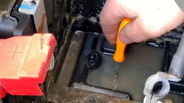 Cleaning 12v battery/sulphuric acid corrosion, 2011 Ford Fiesta
