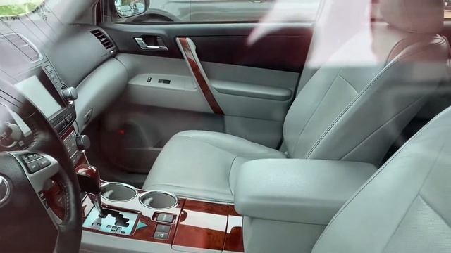 2012 Toyota Highlander Limited Short Walk-around Tour (Possible new car consideration)