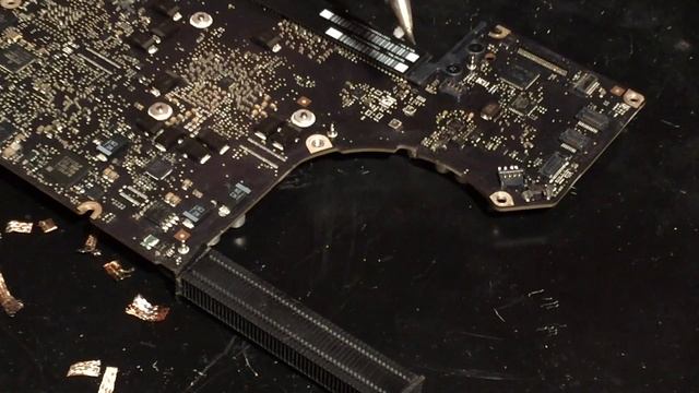 Early-2011 13" Apple MacBook Pro Dead Logic Board Repair