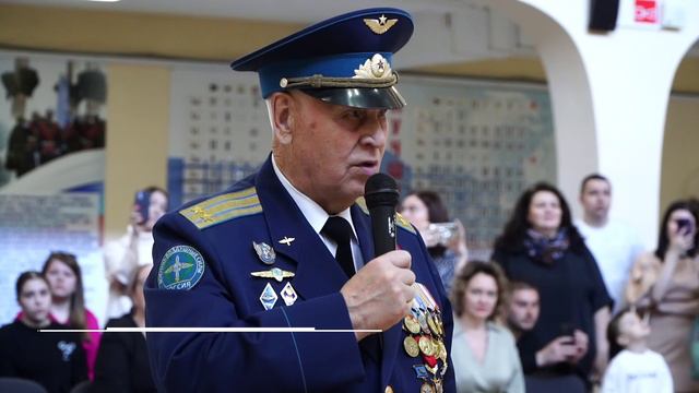 Более 70 школьников получили первые погоны от героя России