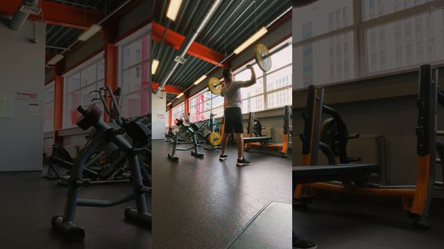 Небольшая тренировка на спину и плечи: