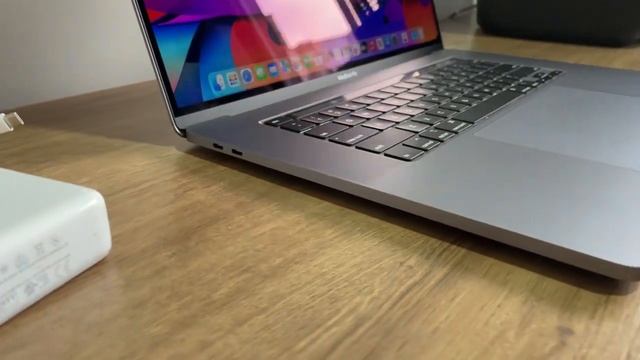 Macbook Pro 2019 16 8-core I9 32Gb 512Gb Applecare+ Jul/24