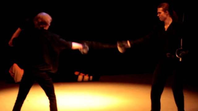 Бой на шпагах.