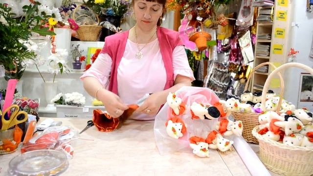 Делаем букет из игрушек