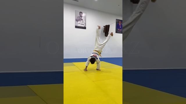 ?♀️ Название акробатического элемента ?)