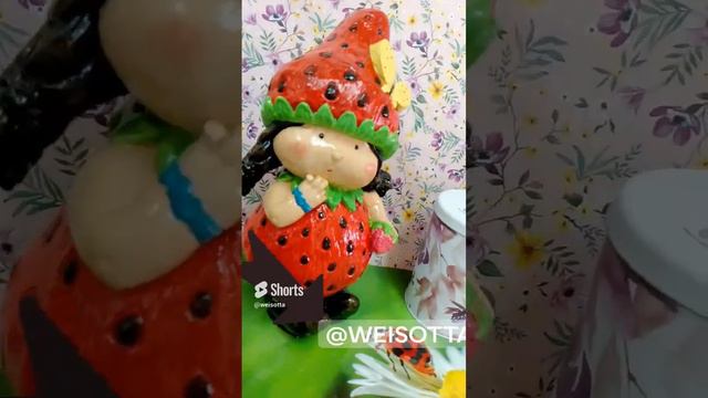 Садовая гипсовая фигурка Земляничка. WeisottA.
