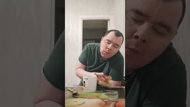 ужинаю супцом с мясными шариками