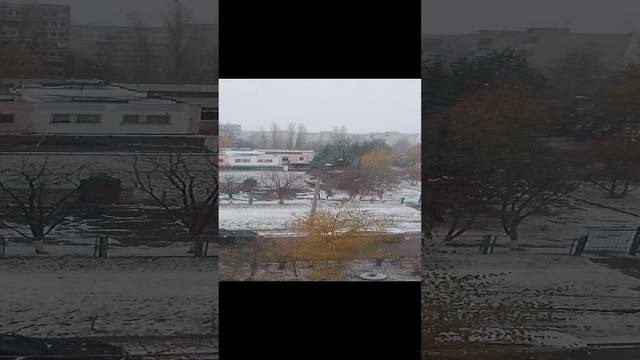 а за окошком месяц май.mp4