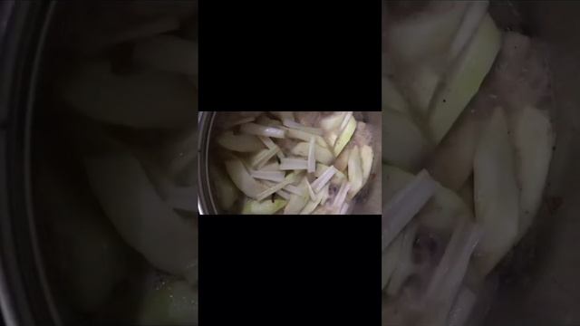 Chicken leg with vegetables and coconut ?in Tagalog ginataang manok