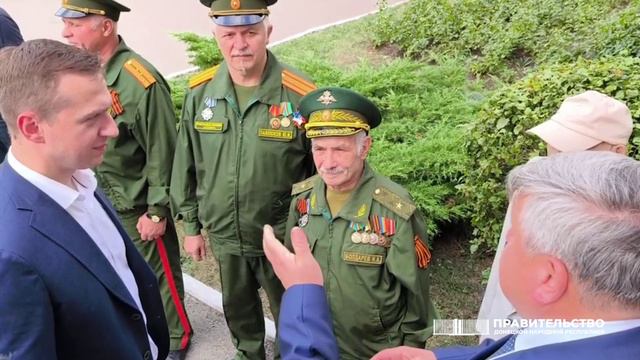 В Донецке открыли фотовыставку Российского военно-исторического общества «Герои и подвиги»