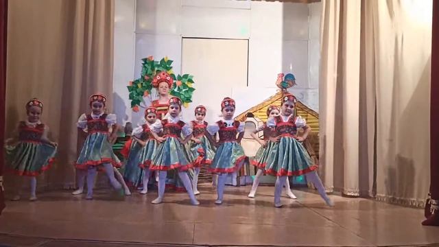 Модная матрешка - Коллектив "Улыбка"