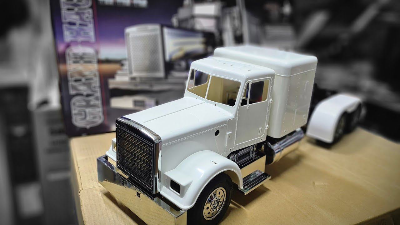 Ещё одна часть, ещё один день сборки #peterbilt от #tamiya Tamiya 1/14 Grand Hauler Semi Truck