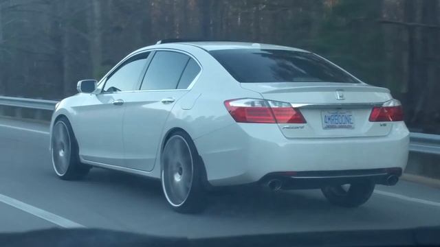 2013 Honda Accord Ex-L V6 with 22 inch wheels