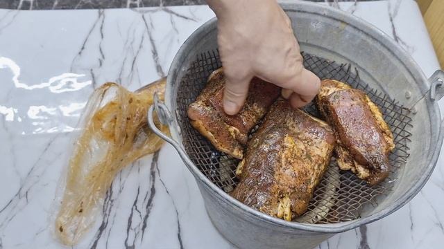 Домашняя мини коптильня горячего копчения своими руками, за 4 минуты из подручных материалов