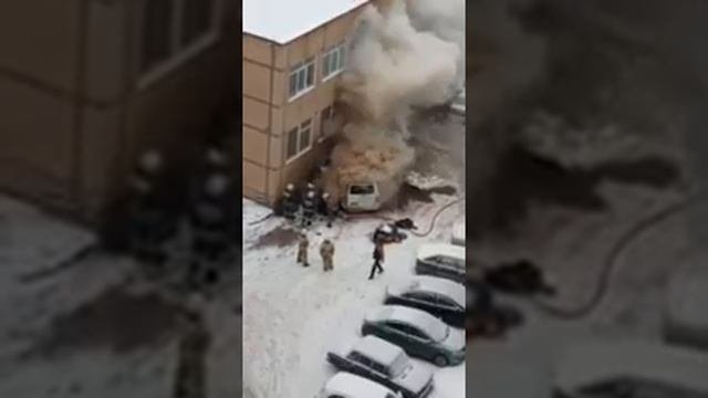 Горевший УАЗ на Набережной Леонова в Балаково 06 12 2020
