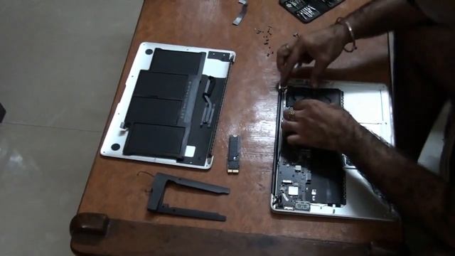 Apple Mac Book Air A1466 Liquid Spill: Dead