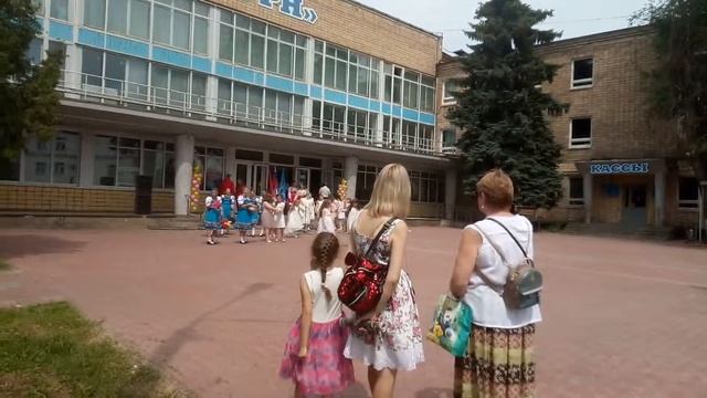 Арт-фестиваль "Территория "Сатурн". Мастер-классы. Собирается народ.