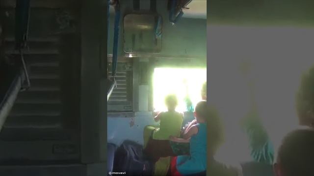 India z okna pociągu short