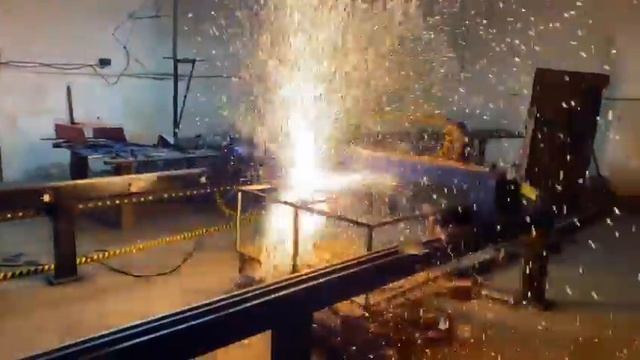 АРИА CUT - 500 + стол 2 Х 6 метра производство "ЗАВОД ВОЗДУШНО-ПЛАЗМЕННОГО ОБОРУДОВАНИЯ" г Москва