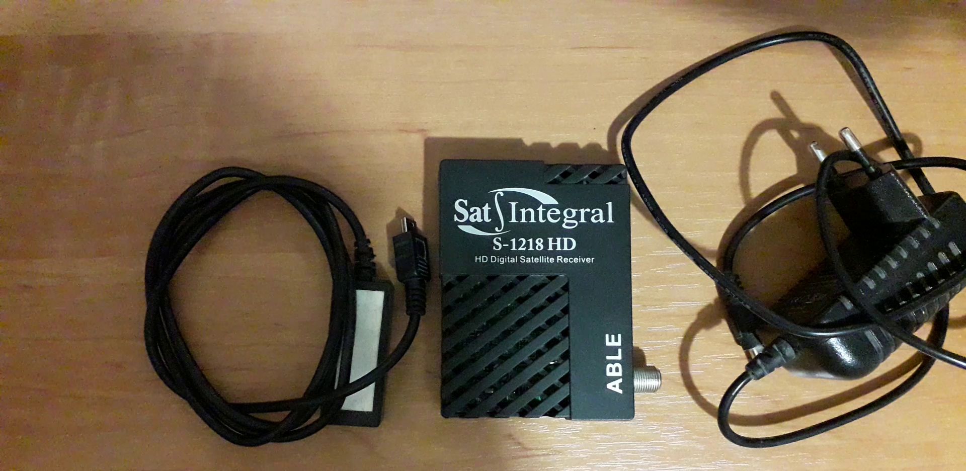 Спутниковый ресивер Sat-Integral S-1218 HD Able (Разбор)