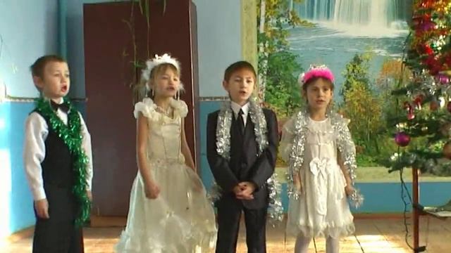 новогодний утренник 2012. Кэйнарий Векь. Молдова.