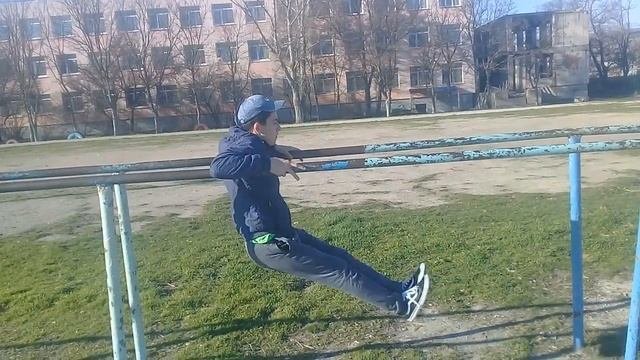 Падение на брусьях