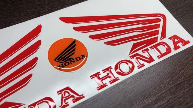Объемные Наклейки на бак Хонда. Крылья