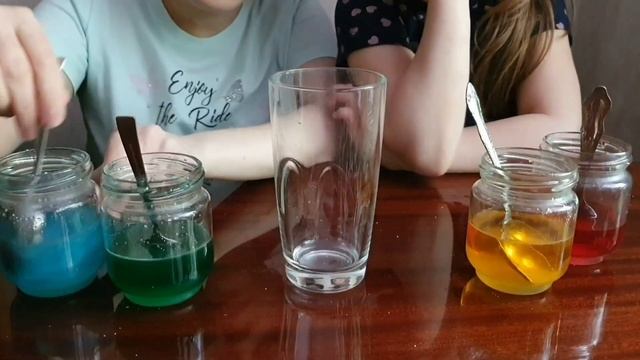 Радуга в стакане. Простые опыты в домашних условиях
