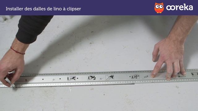 Installer des dalles de lino à clipser