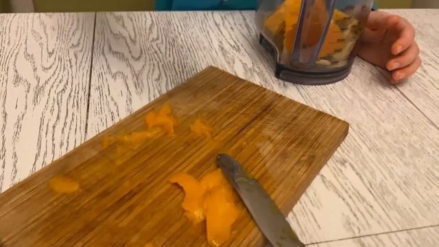 ДЕЛАЕМ КОКТЕЙЛЬ ИЗ ЭКЗОТИЧЕСКИХ ФРУКТОВ.