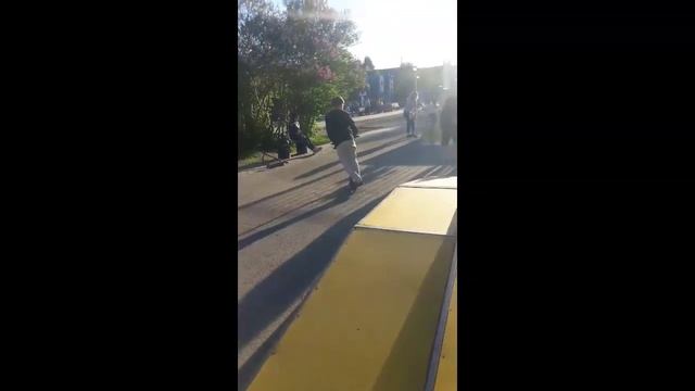 Друг поставил 2 випа в уголок??