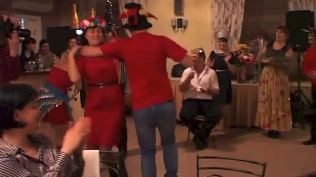 Тамада на юбилей в Реутове.Поющий ведущий Олег Берг.