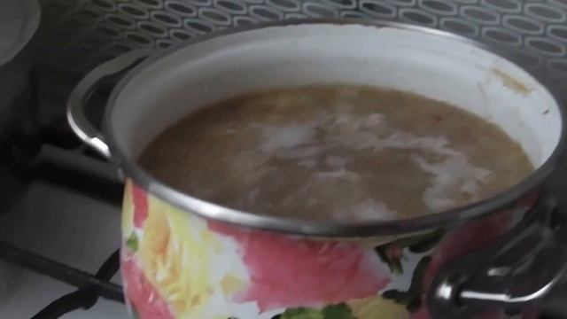 Завершение приготовления лукового супа с фрикадельками. Белгород.