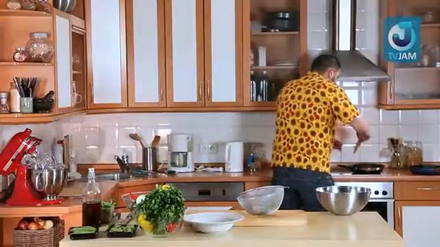 Быть Сержем МаRковичем. Салат с латуком и хамоном