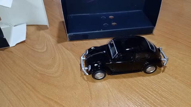 Обзор масштабной модели Volkswagen Käfer(Жук).mp4