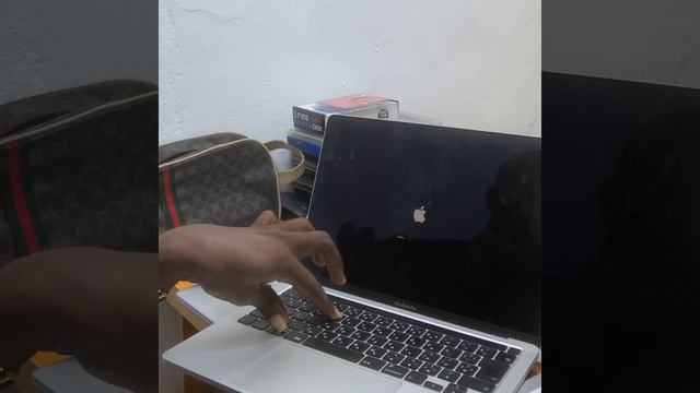 Booting MacBook Pro 2020 from external USB drive
