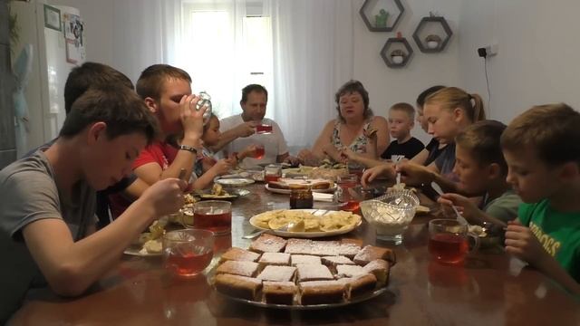 мукбанг вареники