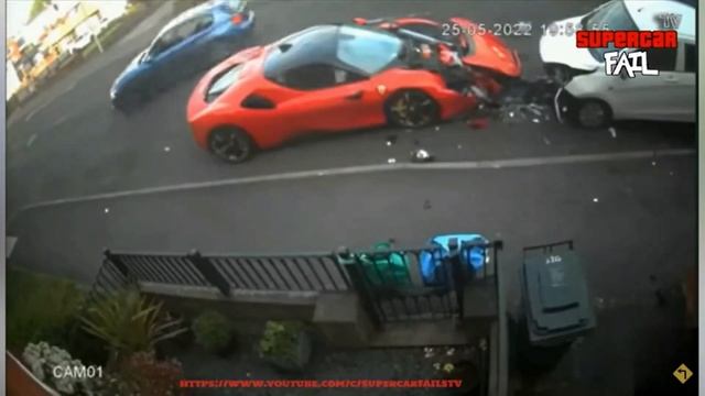 Ferrari SF90 Stradale crashes!!!