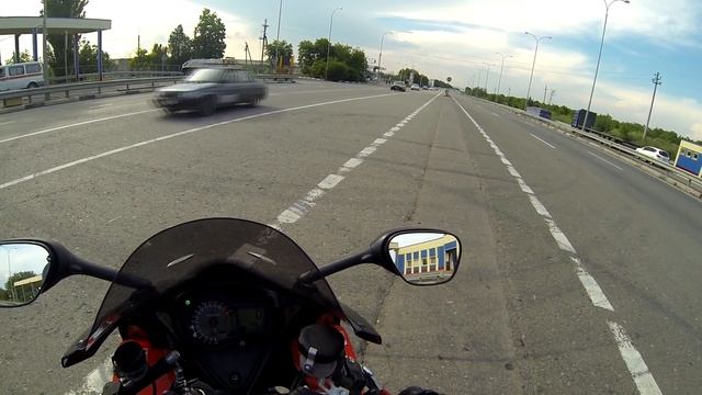 Suzuki GSX-R1000: Top Speed 299 Km/h