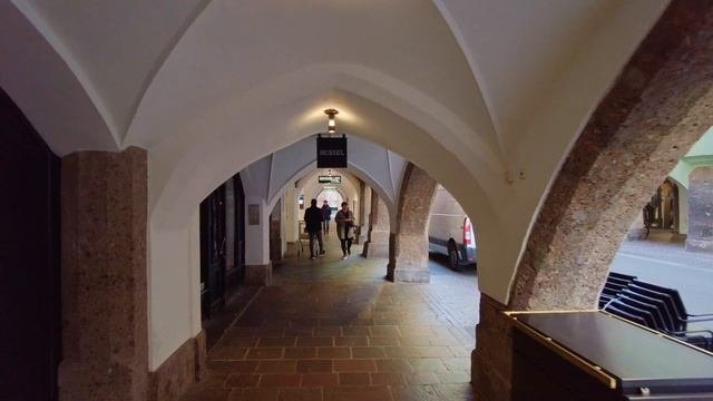City Walks 4k - Innsbruck Austria Walking Tour and Virtual Treadmill Walk in Autumn morning