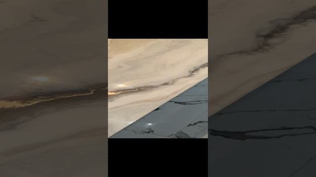 Мраморный стол