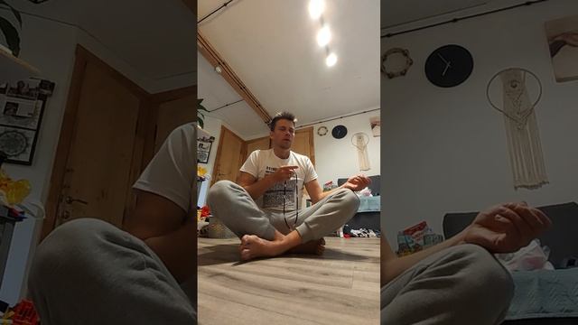 ☀️ Сурья Намаскар.? Мантра ОМ.? Дыхательная практика.Цель:сделать 90 есть 2.Дата: сентябрь 3 долг -