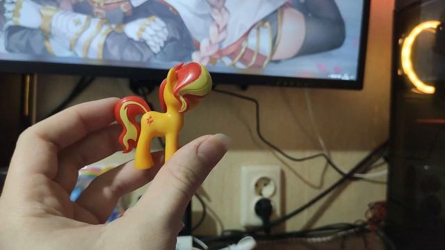 Биззарный обзорщик игрушек снова в деле