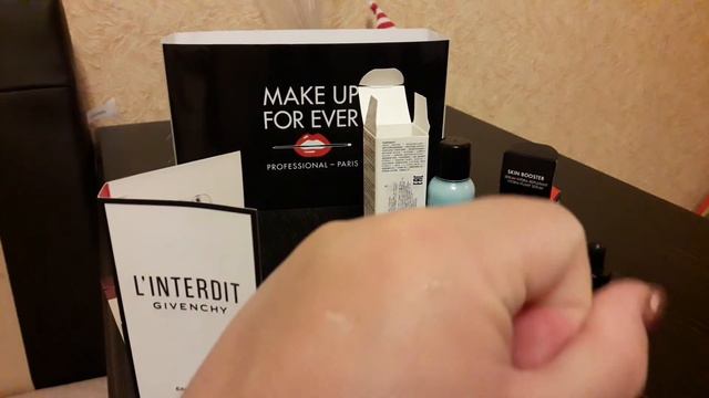 Коробочка красоты 53 MAКE UP FOR EVER от Иль де Боте.