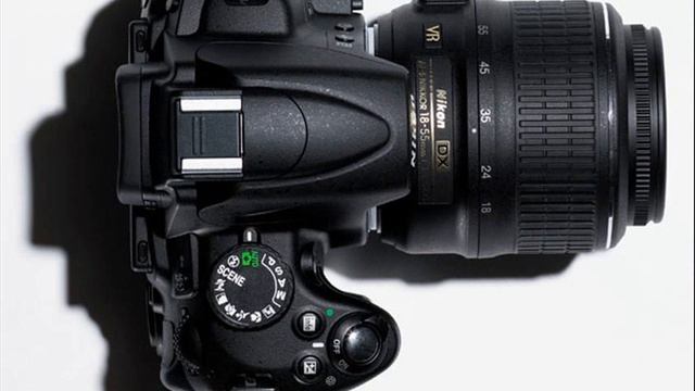 Nikon - D5000