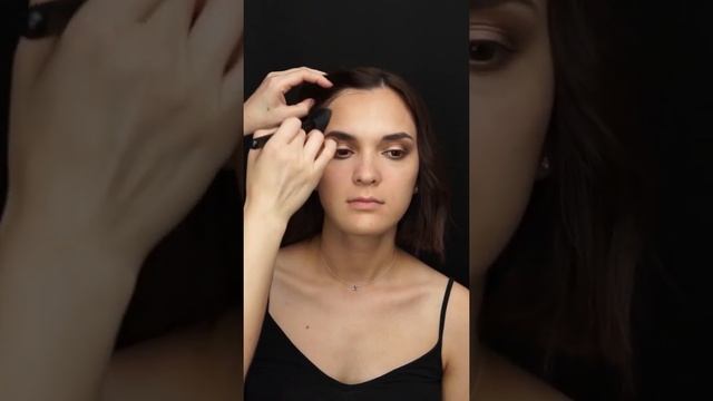 Макияж многофункциональной палеткой для лица Paris